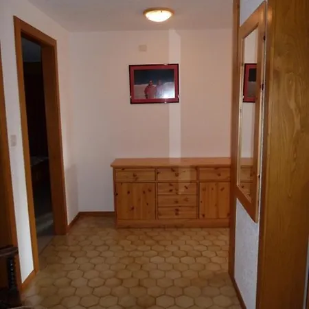 شقة 2 Bedrooms Crocus 210 *