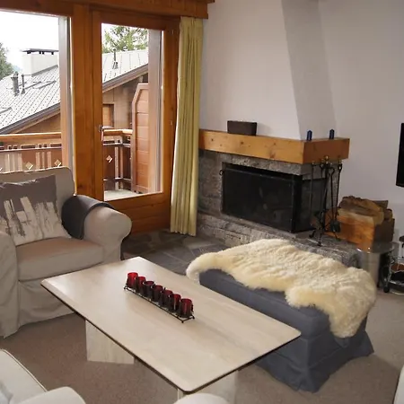 شقة 2 Bedrooms Crocus 210 *