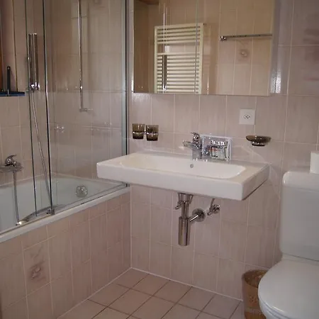 2 Bedrooms Crocus 210 فيربير