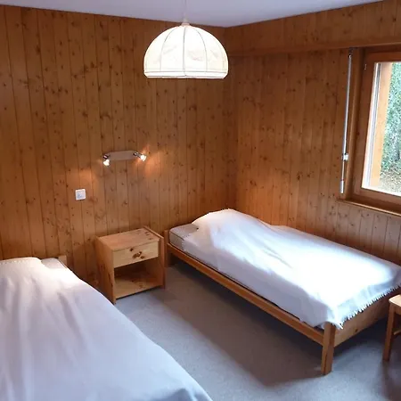 2 Bedrooms Crocus 210 *